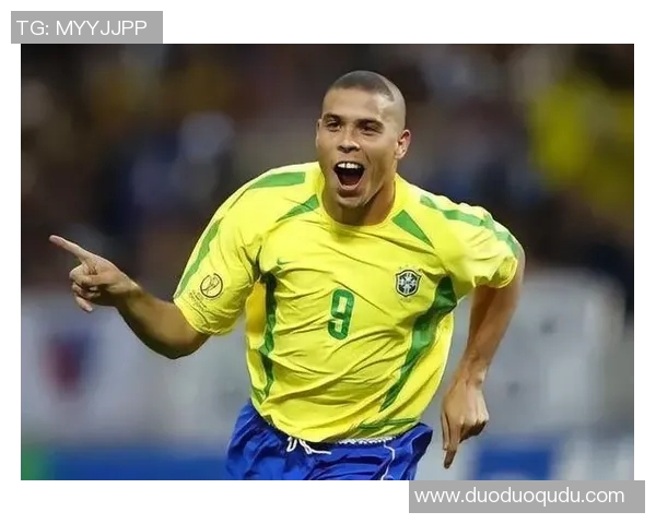 足球史上三号球星排名解析 谁能力压群雄位列第三